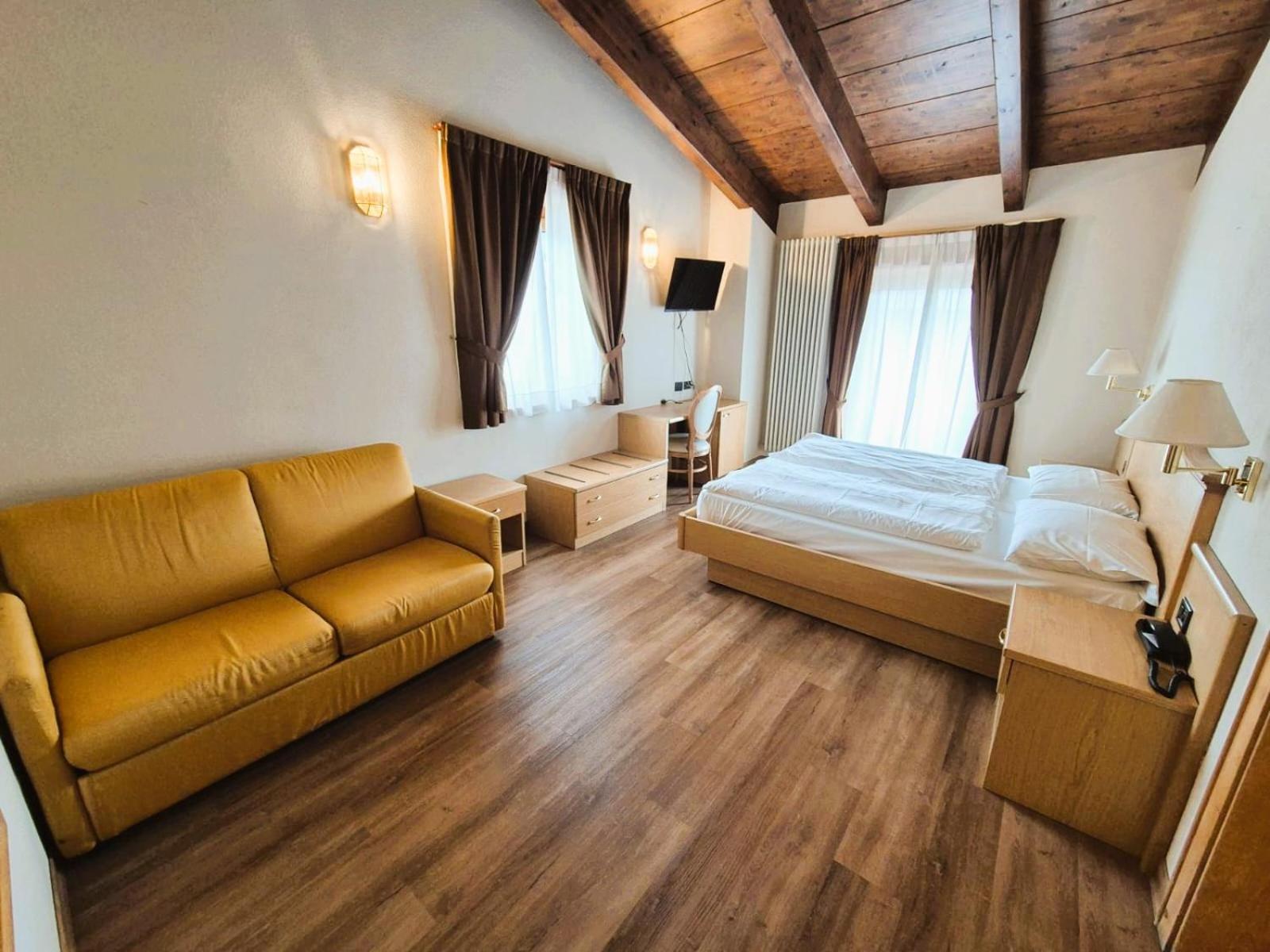 Angelica Hotel