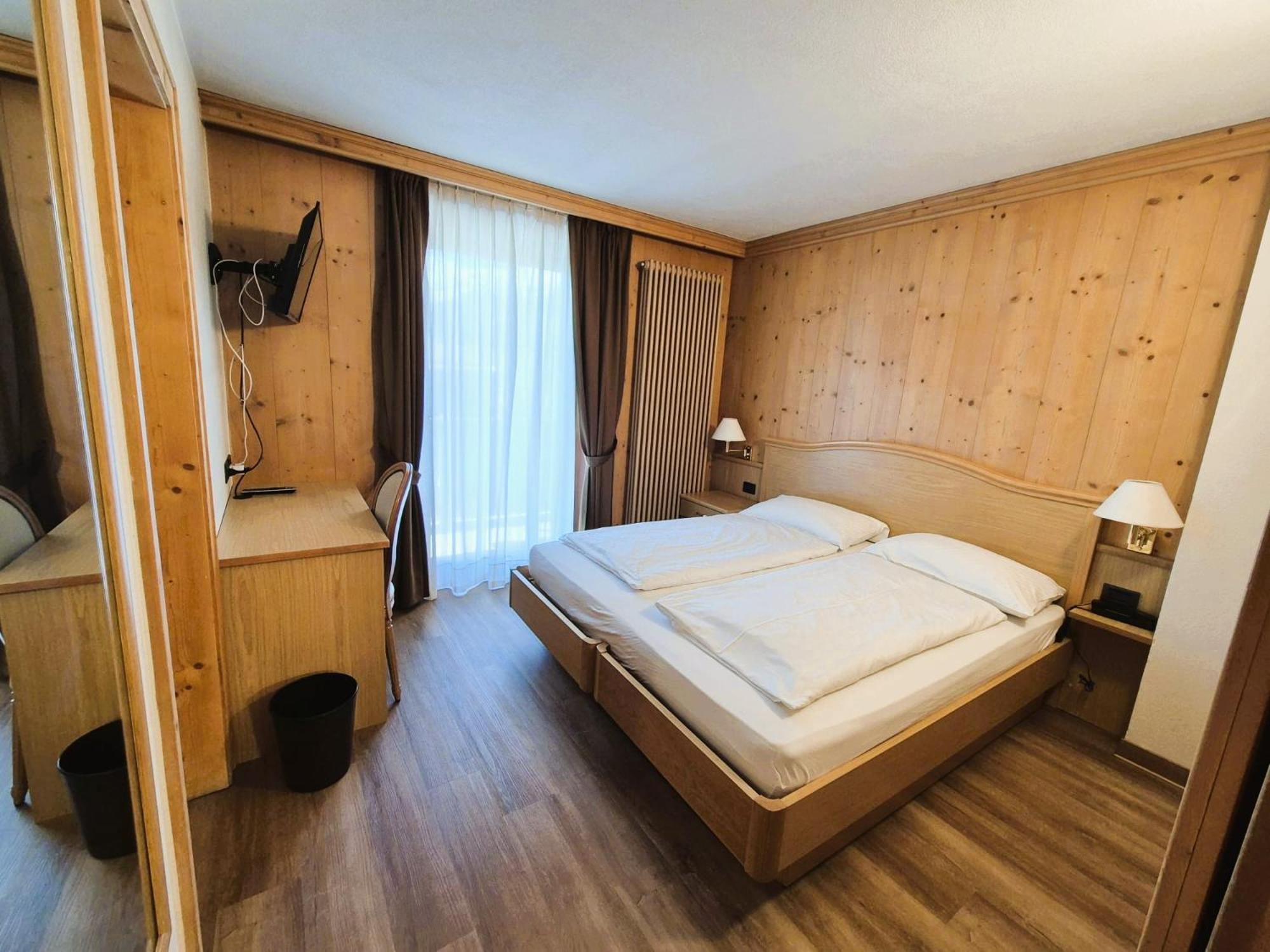 Angelica Hotel 3*